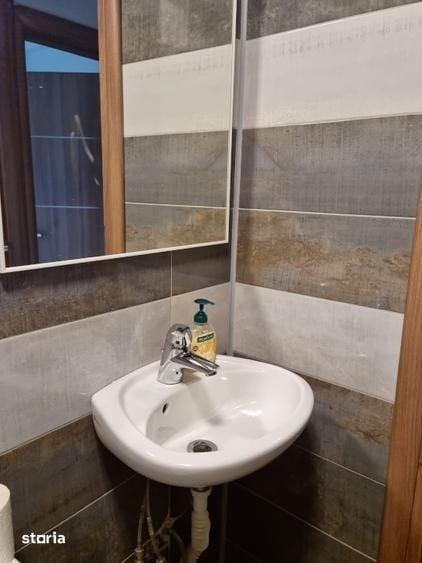 Apartament cu 4 camere decomandat în Băneasa