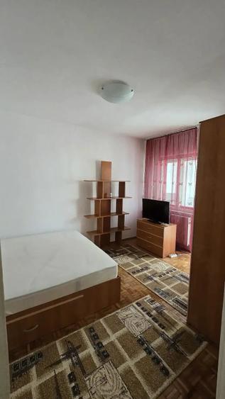 Apartament cu 2 camere semidecomandat în Craiovița Nouă