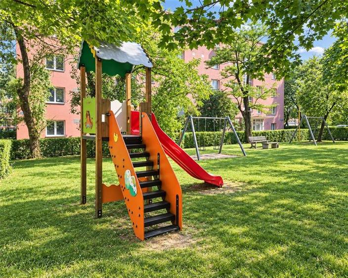 Apartament cu 2 camere semidecomandat în Calea București