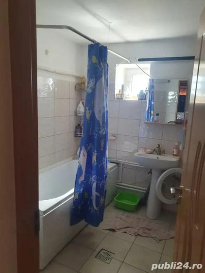 Casă cu 5 camere în Cogealac