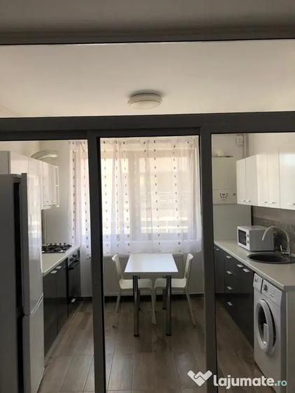 Apartament cu 2 camere semidecomandat în Berceni