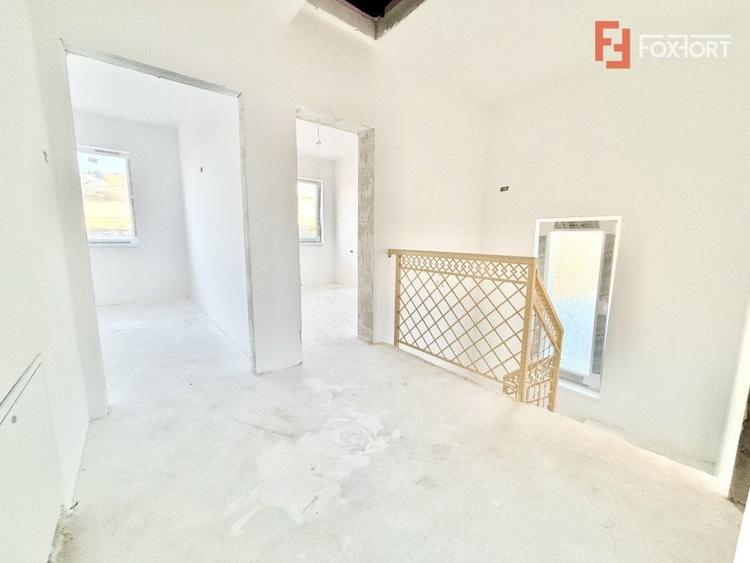 Duplex cu 4 camere cu Canalizare în Moșnița Veche