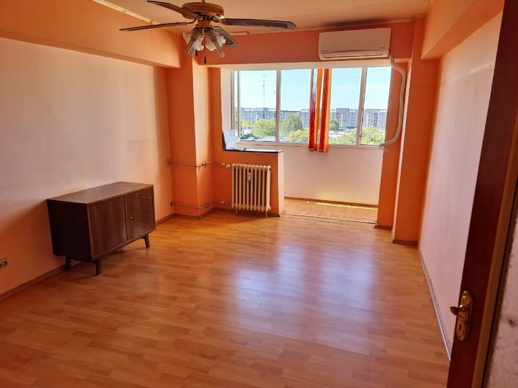 Apartament cu 2 camere semidecomandat în Crângași