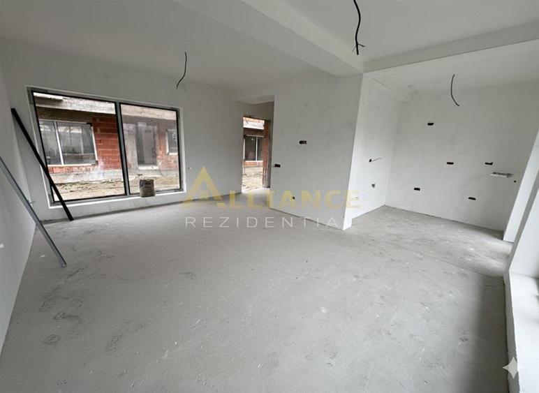 Duplex cu 4 camere cu Canalizare în Central