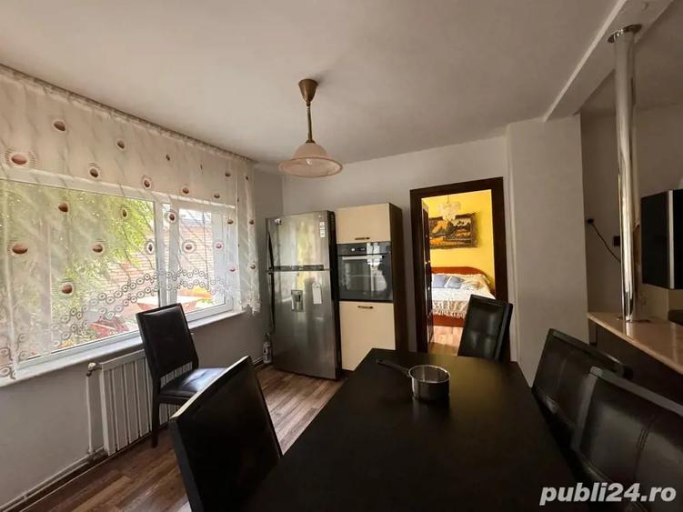 Casă cu 5 camere în Călugareni