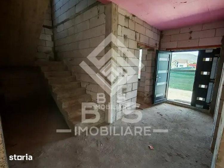 Casă cu 6 camere cu Teren 600 Mp în Unirea