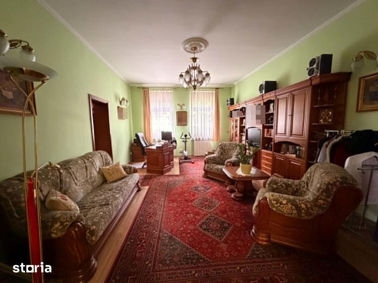 Casă cu 3 camere cu Teren 385 Mp în Central