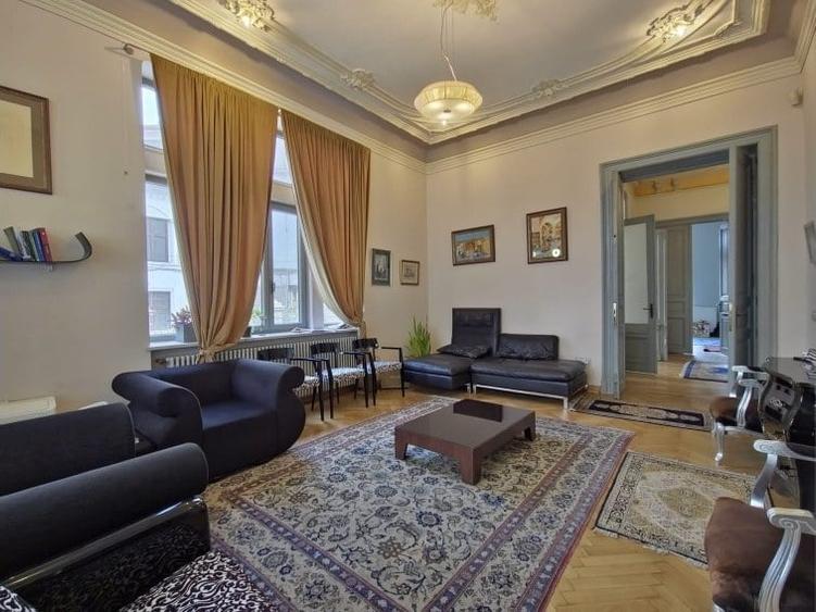 Casă cu 16 camere cu Teren 685 Mp în Rosetti