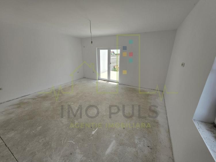 Duplex cu 4 camere cu Canalizare în Moșnița Nouă