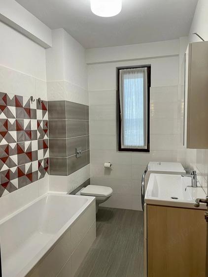 Apartament cu 3 camere semidecomandat în Valea Lupului
