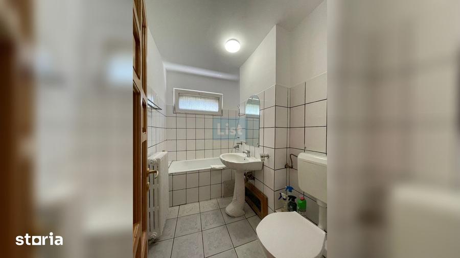 Apartament cu 3 camere semidecomandat în Micro III