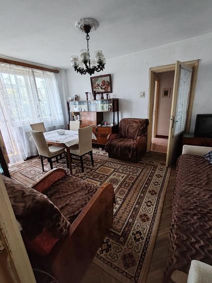 Vand apartament 2 camere - 1