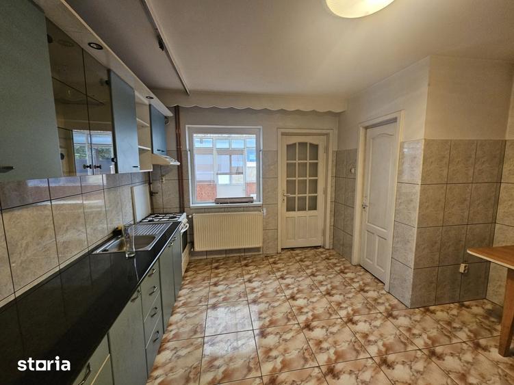 Casă cu 6 camere cu Teren 250 Mp în Gheorgheni