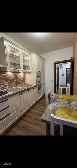 Apartament cu 3 camere decomandat în Nufărul