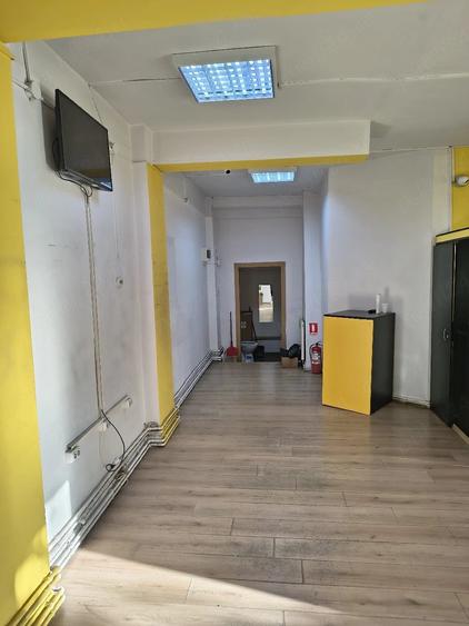 Spațiu comercial, de 60 mp, în Negrești