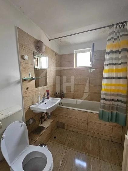 Apartament cu 3 camere decomandat în Între Lacuri