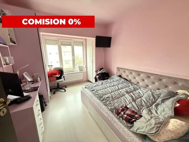Apartament cu 4 camere decomandat în Soarelui