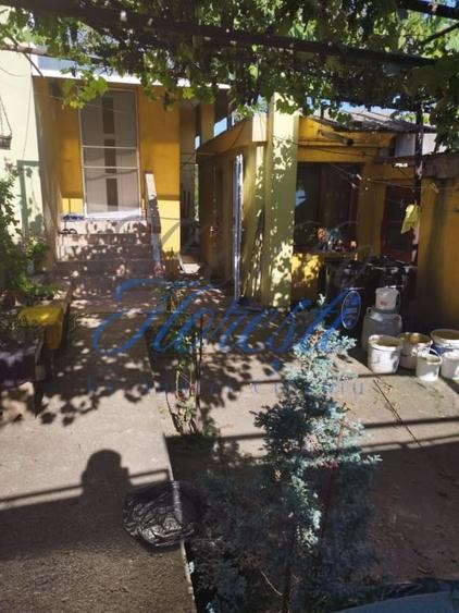 Casă individuală cu 3 camere cu Canalizare în Dâmbul Rotund