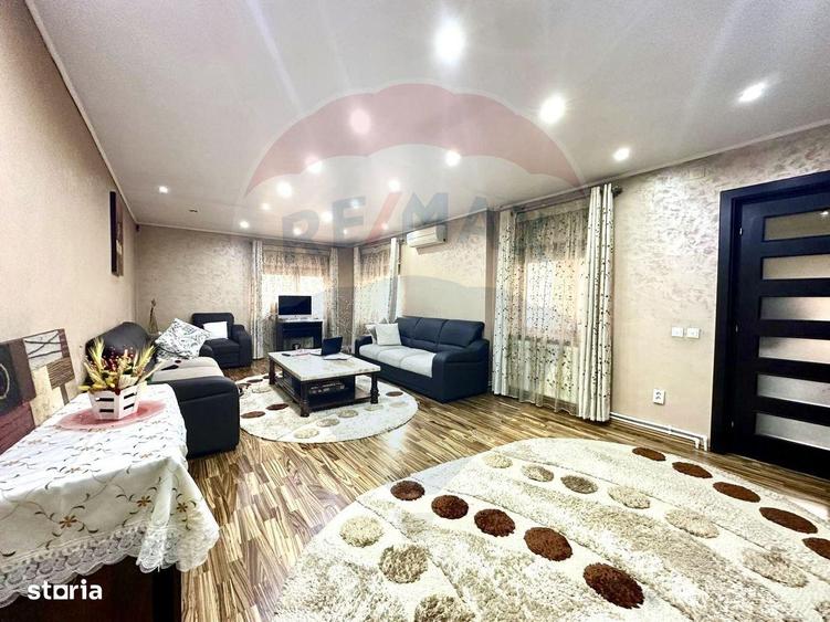 Casă cu 6 camere cu Teren 360 Mp în Andronache