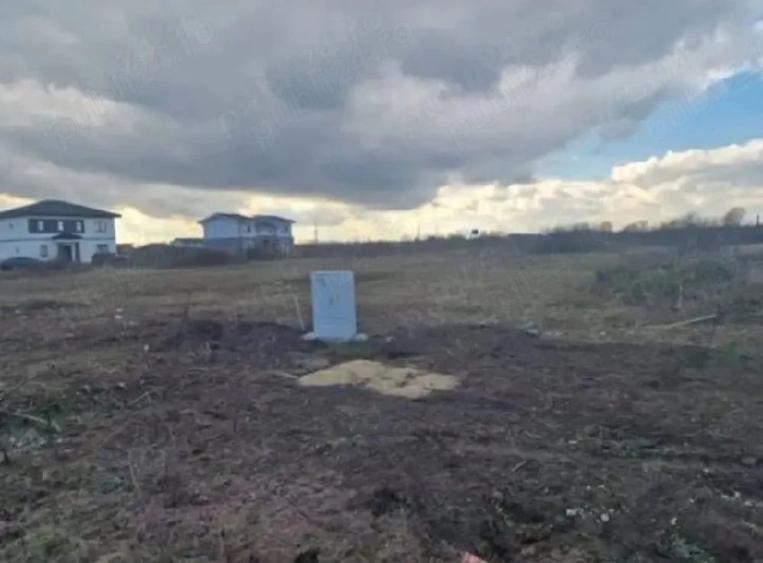 Teren de 3000 mp, în Fârdea