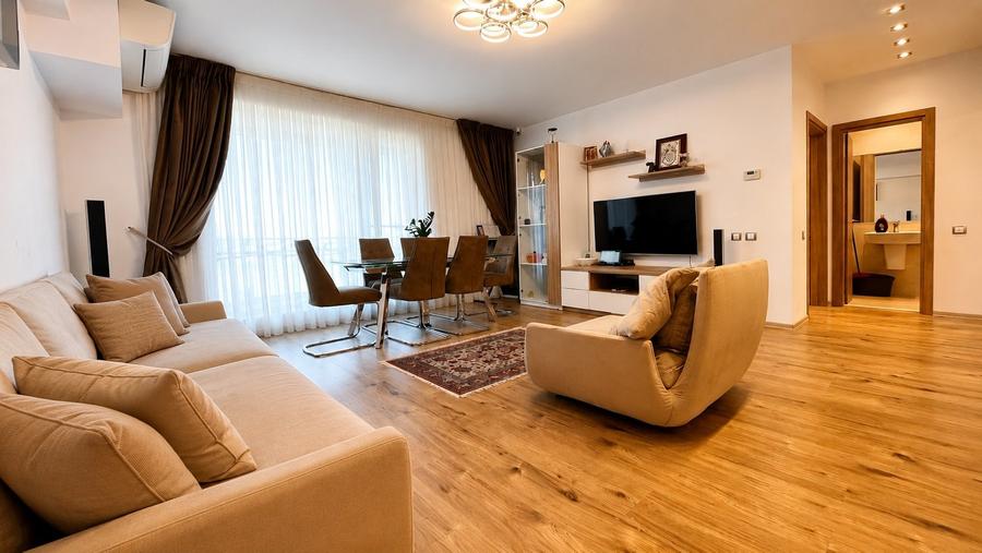 Apartament cu 4 camere semidecomandat, mobilat în DN 1