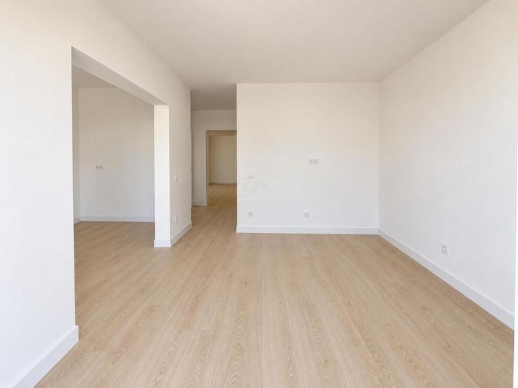 Apartament cu 3 camere decomandat în Giroc