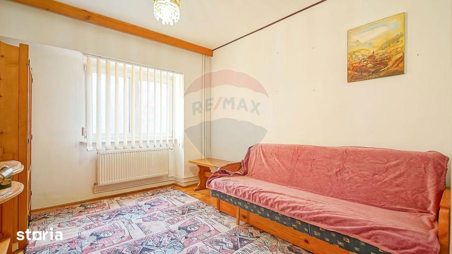 Apartament cu 4 camere decomandat, mobilat în Vlahuță