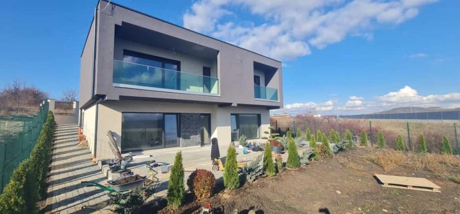 Casă cu 4 camere cu Teren 815 Mp în Șelimbăr