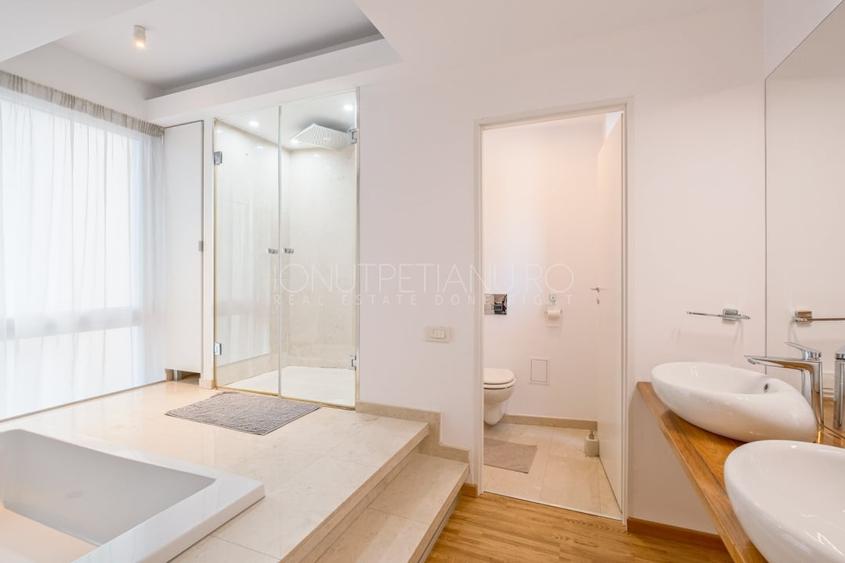 Apartament cu 3 camere semidecomandat, mobilat în Eminescu