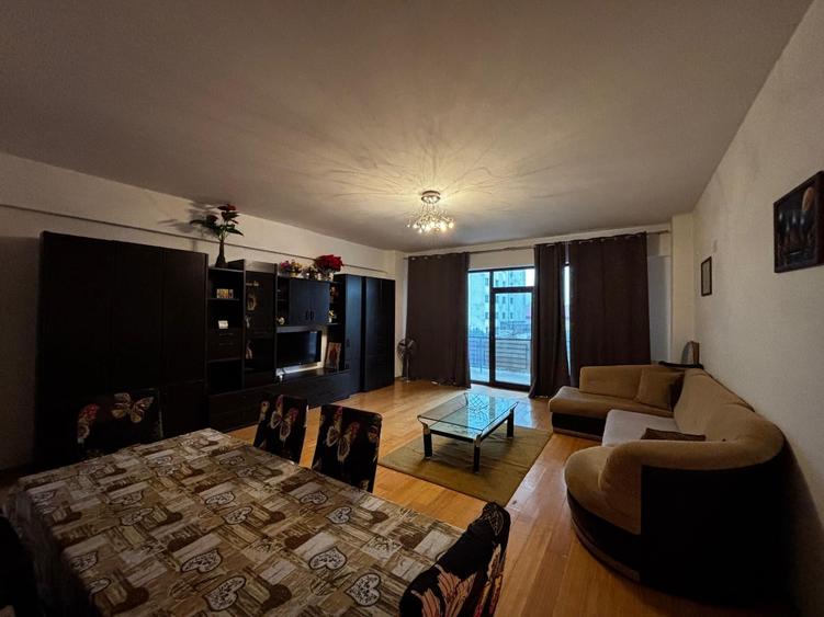 Apartament cu 3 camere decomandat, mobilat în Central