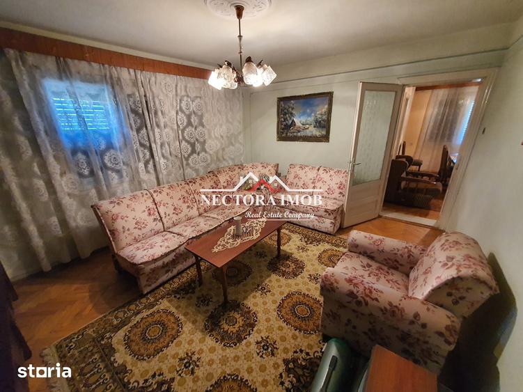 Casă cu 7 camere cu Teren 2300 Mp în Orașul Nou