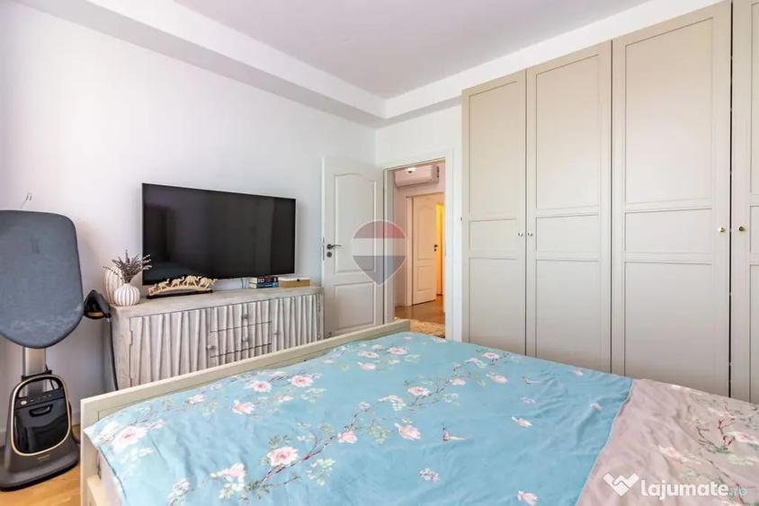 Casă cu 5 camere cu Teren 264 Mp în Mogoșoaia