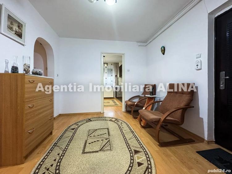 Apartament cu 3 camere decomandat în Progresul