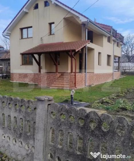 Casă cu 4 camere cu Teren 614 Mp în Cășeiu