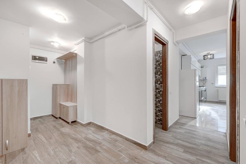 Apartament cu 3 camere decomandat în Titan