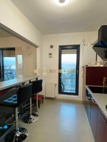 Apartament cu 2 camere semidecomandat, mobilat în Regie