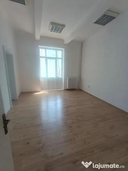 Spațiu comercial, de 690 mp, în Națiunile Unite