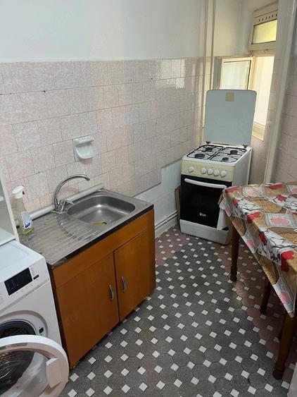 Garsonieră decomandată în Central
