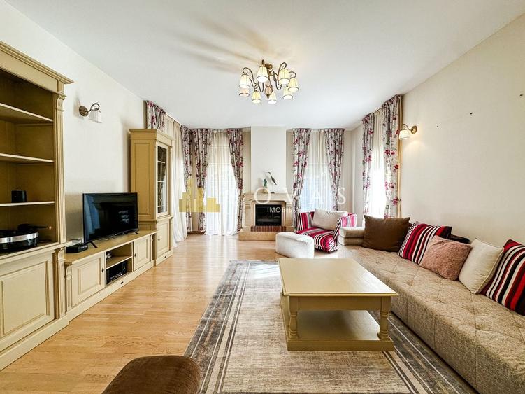 Casă individuală cu 8 camere cu Canalizare în Pipera