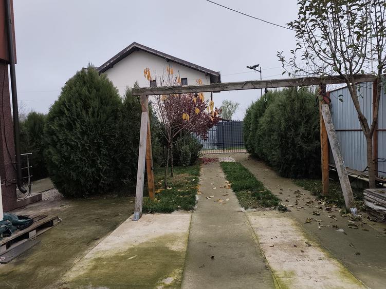 Casă individuală cu 3 camere cu Teren 500 Mp în Gulia