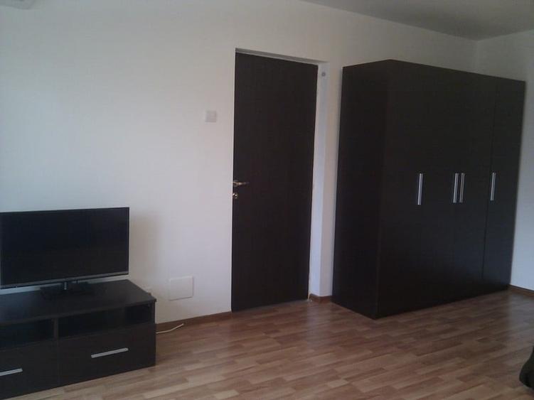 Garsonieră decomandată în Unirii