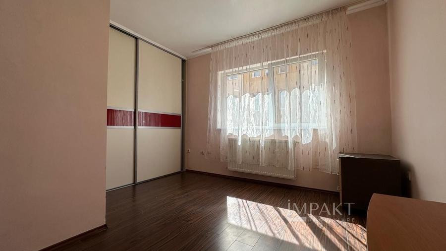 Apartament cu 4 camere semidecomandat, mobilat în Bună Ziua