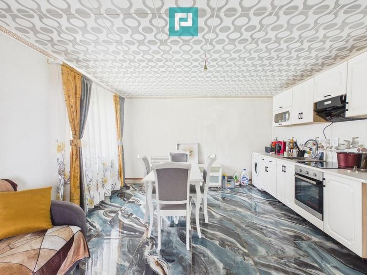 Casă individuală cu 3 camere cu Canalizare în Leș