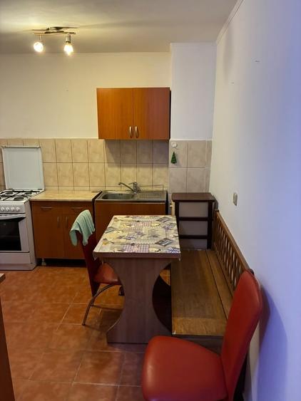 Garsonieră decomandată în Vitan