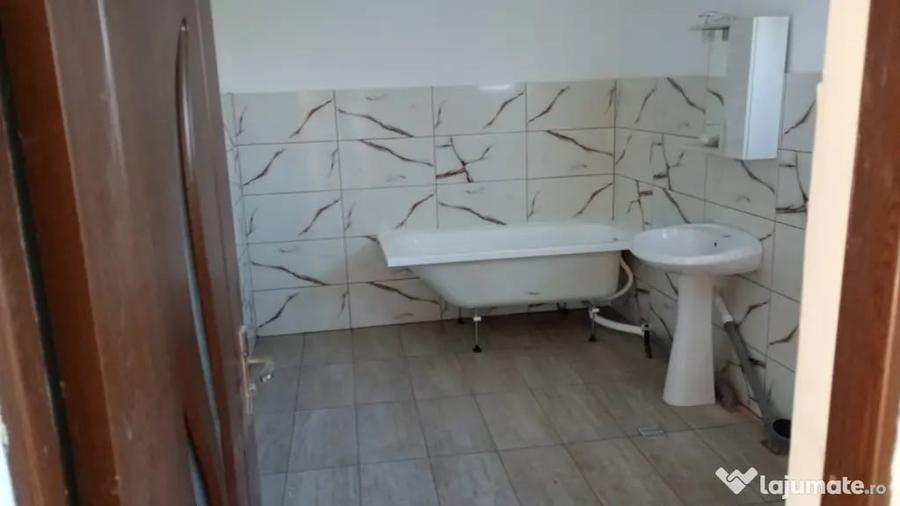 Casă cu 3 camere în Central