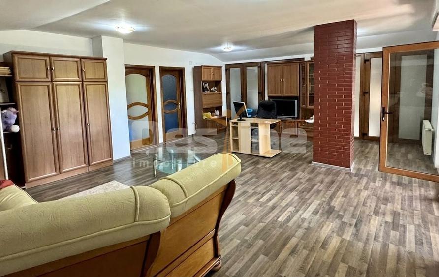 Casă individuală cu 5 camere cu Canalizare în Muntenii de Jos