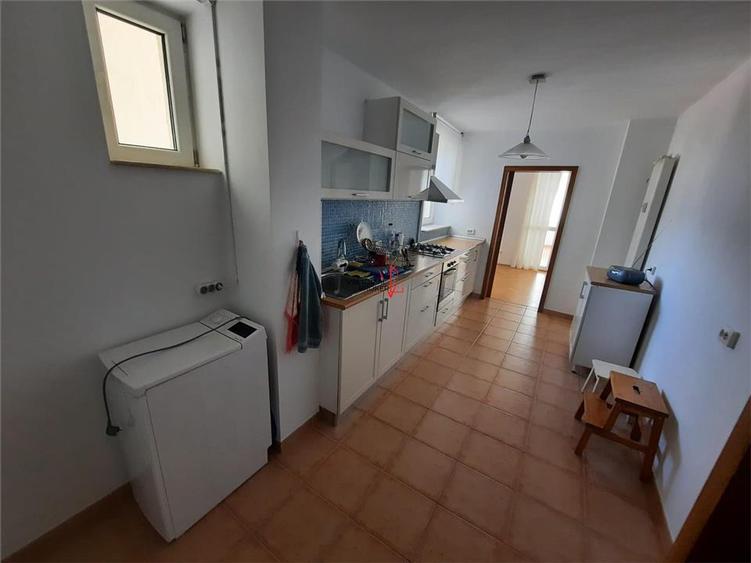 Apartament cu 3 camere decomandat în Vatra Luminoasă