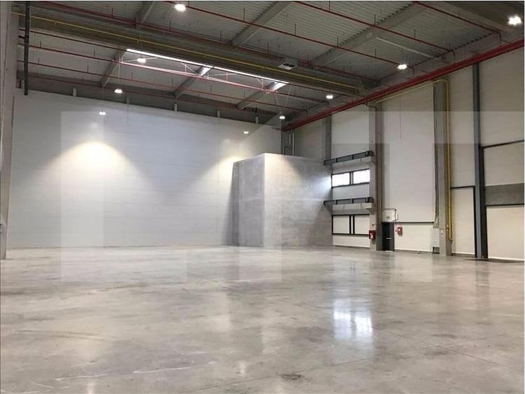 Spațiu industrial, de 2,400 mp, în Exterior Est