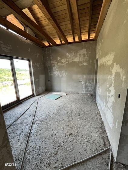Casă cu 4 camere cu Teren 1000 Mp în Teaca