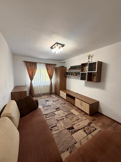Apartament cu 3 camere de inchiriat in Racadau ,et 1/4 cu loc de parcare - 3